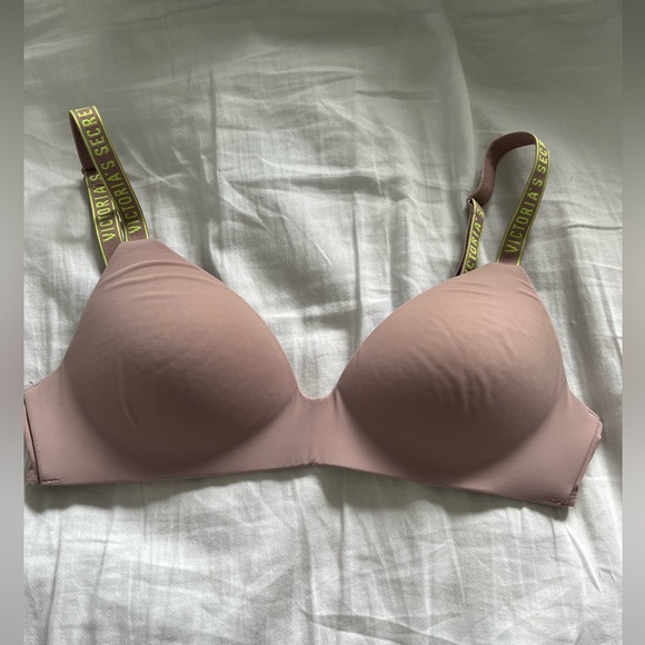 Victoria’s secret purple Lightly lined bra no underwire - Picture 1 of 8